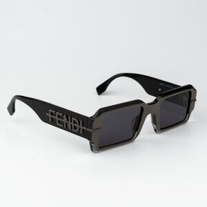 Fendi FENDIGRAPHY Women Sunglasses Rectangle Black Smoke FE40073U 05A BRAND NEW